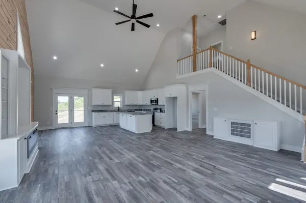 37 Lakeview Dr, Summertown, TN 38483