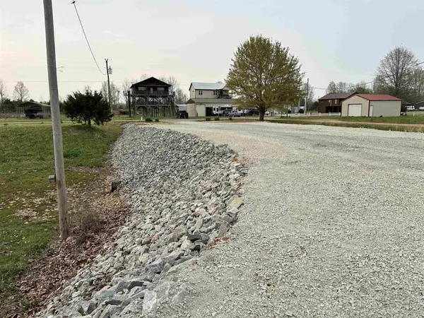 2700 CATFISH LN, Crump, TN 38327