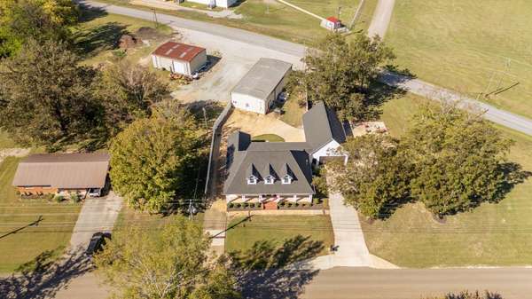 635 PATTERSON RD, Savannah, TN 38372