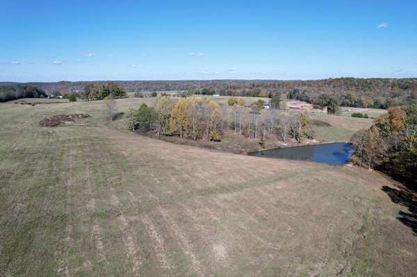 3 Henryville Rd, Summertown, TN 38483
