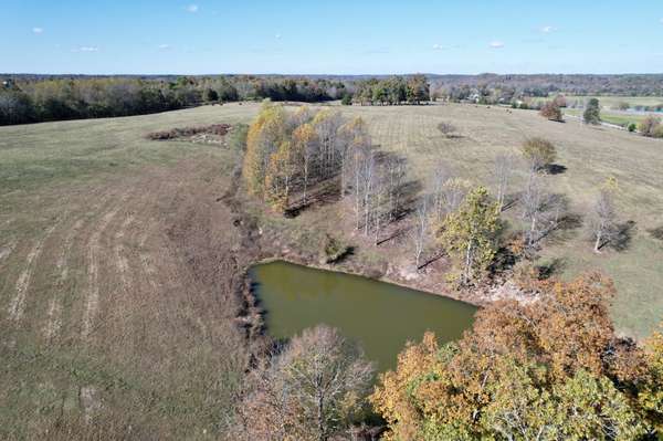 3 Henryville Rd, Summertown, TN 38483