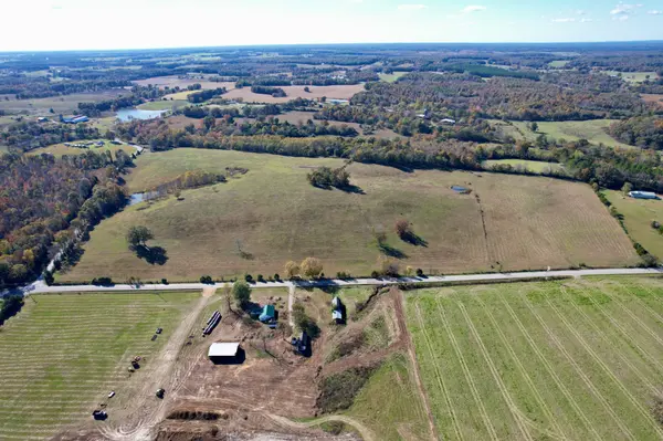 2 Henryville Rd, Summertown, TN 38483