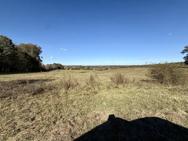 2 Henryville Rd, Summertown, TN 38483