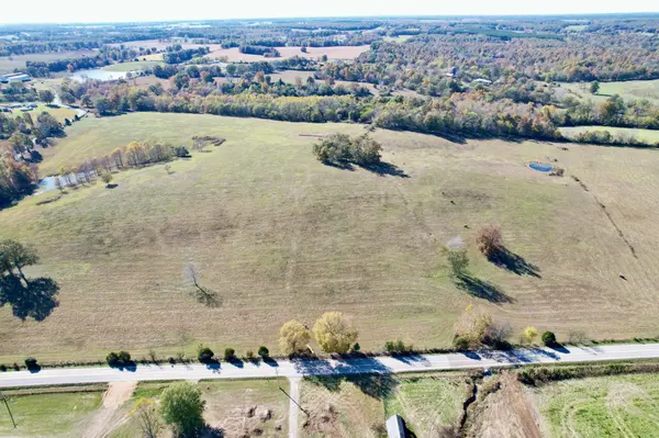 2 Henryville Rd, Summertown, TN 38483
