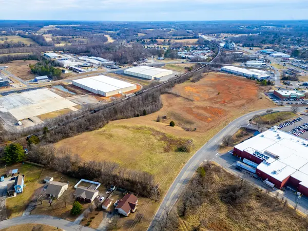 1 17th Ave #E, Springfield, TN 37172