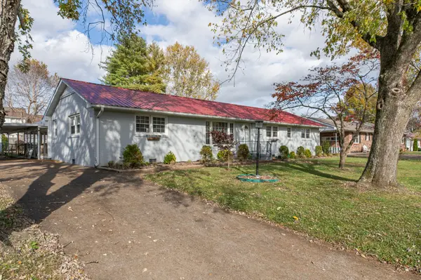 502 9th St, Lawrenceburg, TN 38464