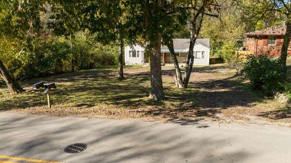2718 Jones Ave, Nashville, TN 37207