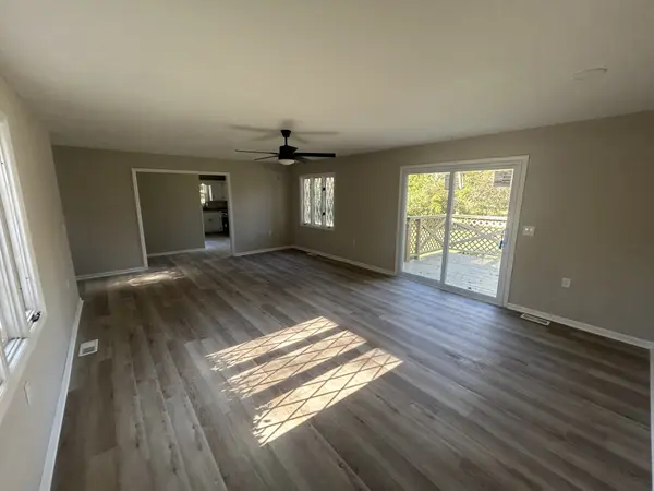 27 Asbury Ln, Hermitage, TN 37076