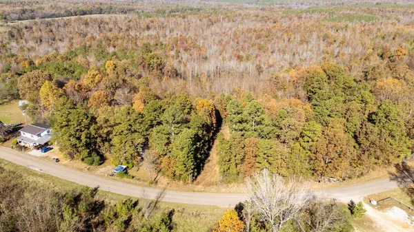 8069 OLD STAGE RD, Adamsville, TN 38310
