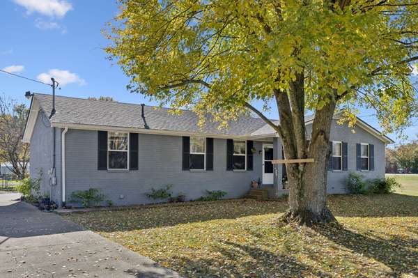 6002 Creekmont Dr, Murfreesboro, TN 37129