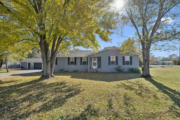 6002 Creekmont Dr, Murfreesboro, TN 37129