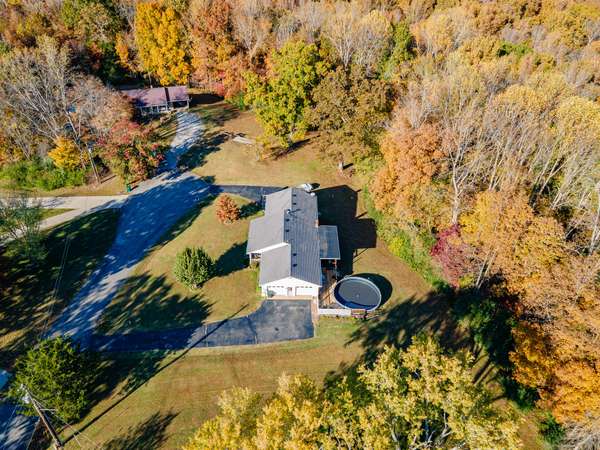 2862 Hillcrest Dr, Centerville, TN 37033