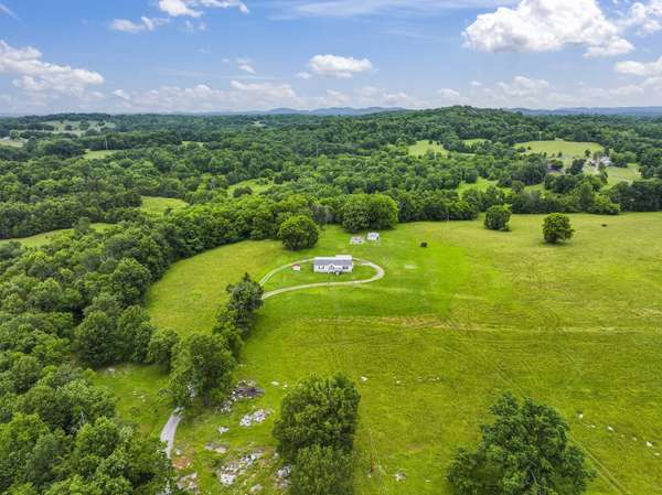439 Philippi Road, Wartrace, TN 37183