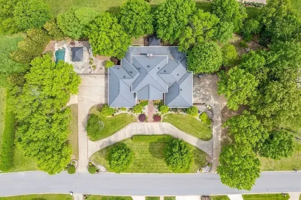 2081 Mossy Oak Cir, Clarksville, TN 37043