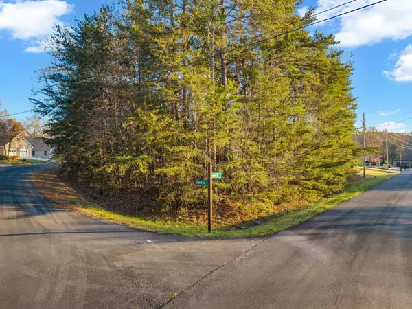 19 Inwood Dr, Crossville, TN 38558