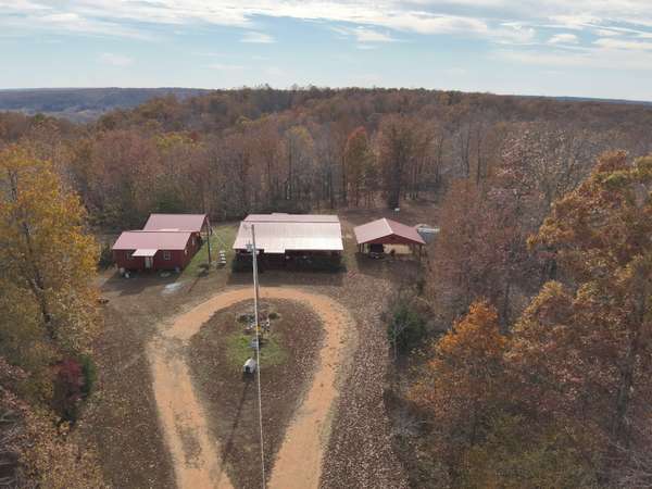 2383 Airport Ridge Rd, Linden, TN 37096