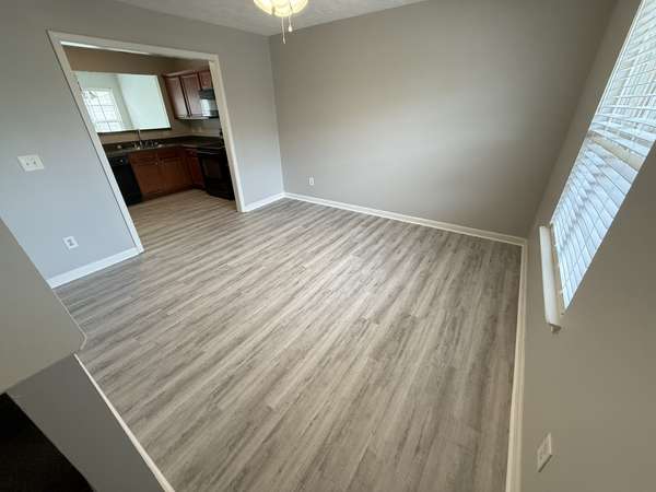 4034 Cody Dr, La Vergne, TN 37086