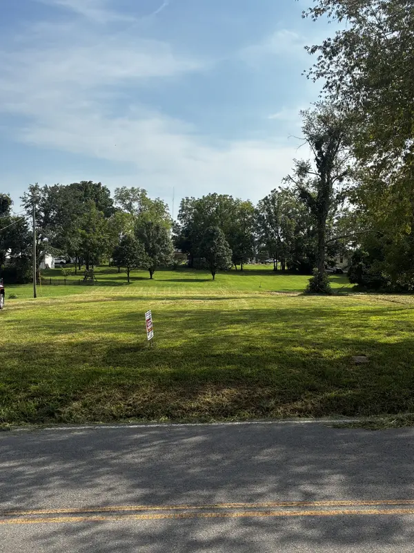 217 Church St, Lafayette, TN 37083