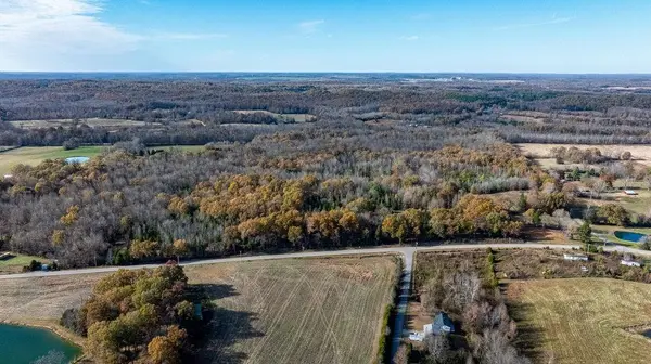 6301 Rochester Rd, Drakesboro, KY 42337