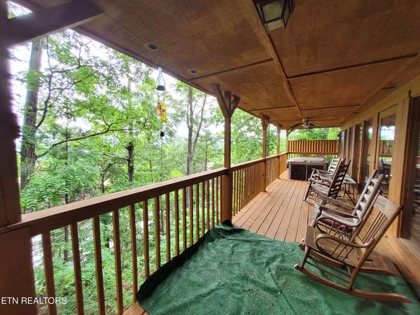 2859 Eagle Crest Way, Sevierville, TN 37876