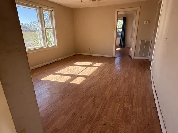 1025 Smith Ave, Hohenwald, TN 38462