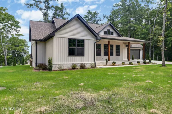 124 Markham Lane, Crossville, TN 38558