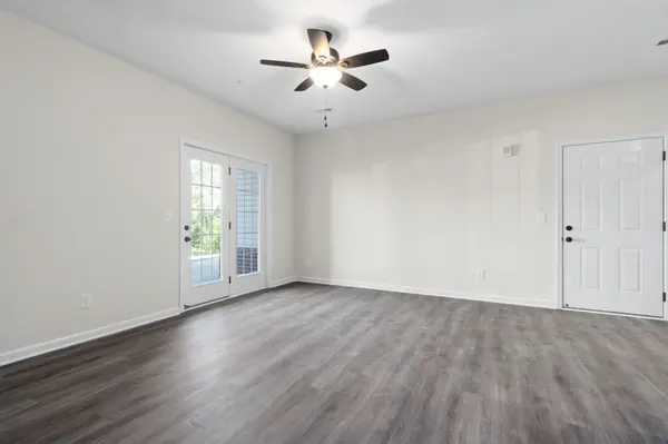 229 E Johnson Circle #C-107, Clarksville, TN 37040