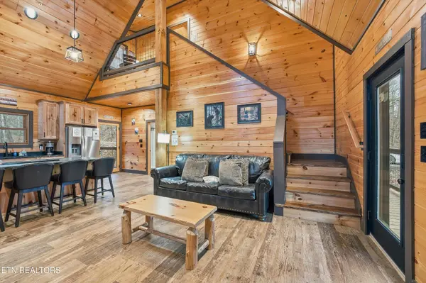 1104 Laddie Buck Lane, Gatlinburg, TN 37738