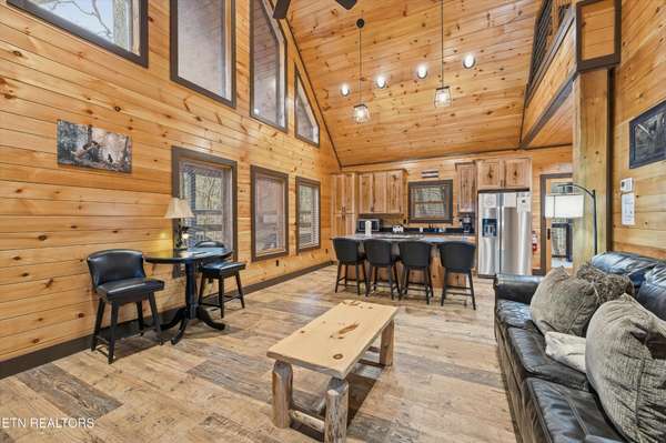 1104 Laddie Buck Lane, Gatlinburg, TN 37738