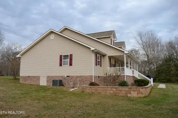 170 Pin Oak Lane, Crossville, TN 38555