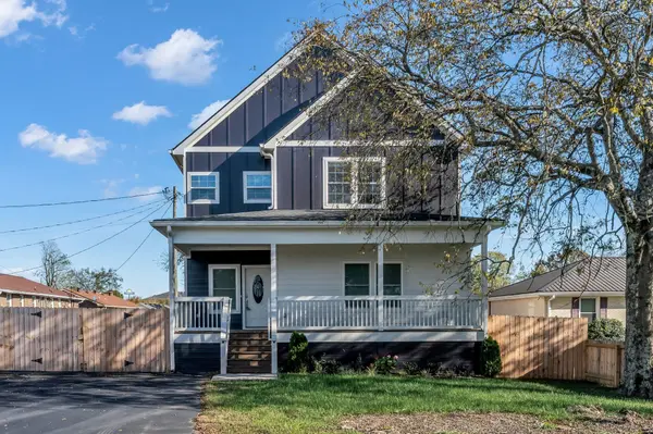 110 Ten Throw Dr, Lebanon, TN 37087