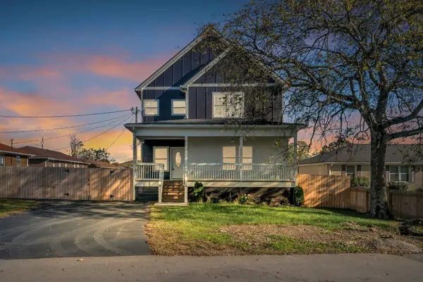 110 Ten Throw Dr, Lebanon, TN 37087