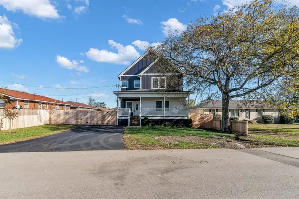 110 Ten Throw Dr, Lebanon, TN 37087