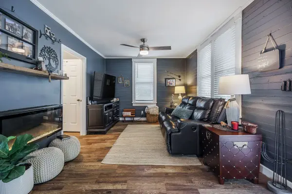 231 S Young St, Sparta, TN 38583
