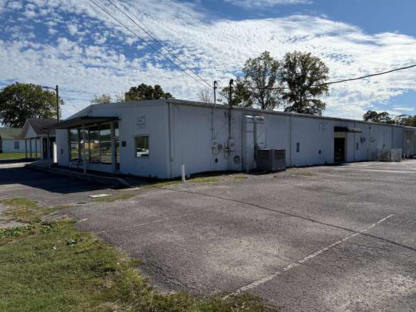 704 S Washington St, Tullahoma, TN 37388