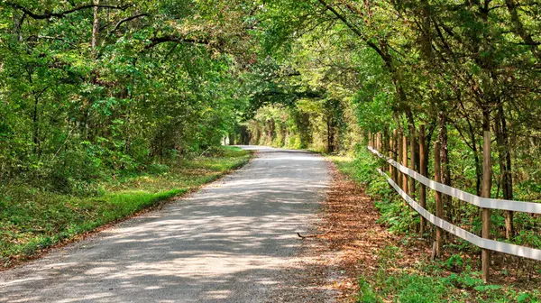 2600 Round Hill Rd, Lewisburg, TN 37091