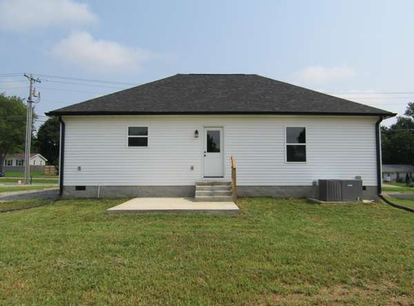 490 Crescent Factory Rd, Lawrenceburg, TN 38464