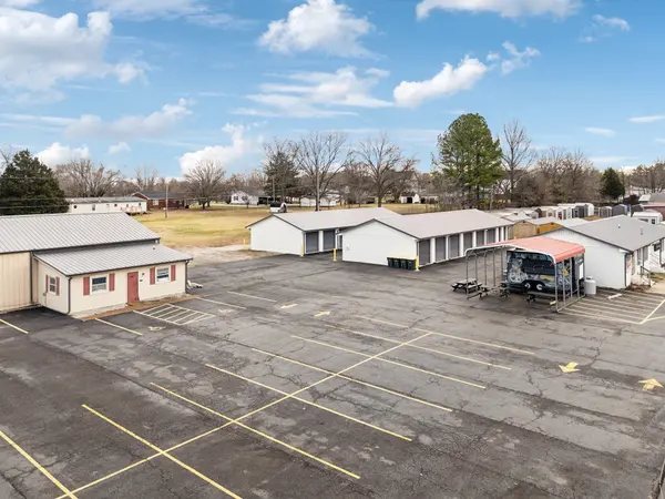 457 N Broadway, Portland, TN 37148
