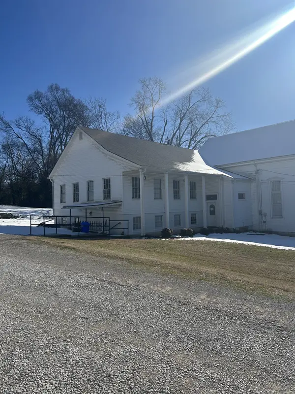 2720 Fly Rd, Santa Fe, TN 38482
