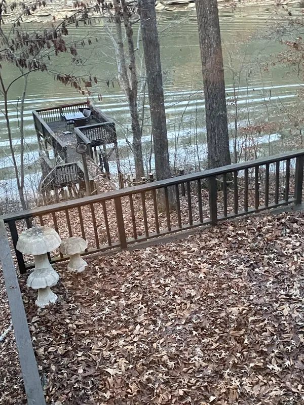 861 Old Ferry Rd, Rock Island, TN 38581