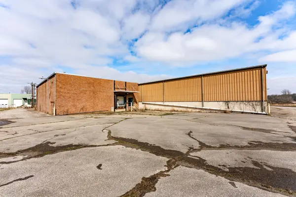 200 Universal Dr, Centerville, TN 37033