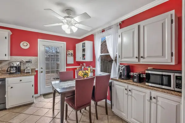 200 Bonnaoaks Dr, Hermitage, TN 37076