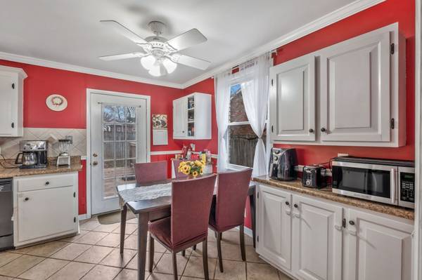 200 Bonnaoaks Dr, Hermitage, TN 37076
