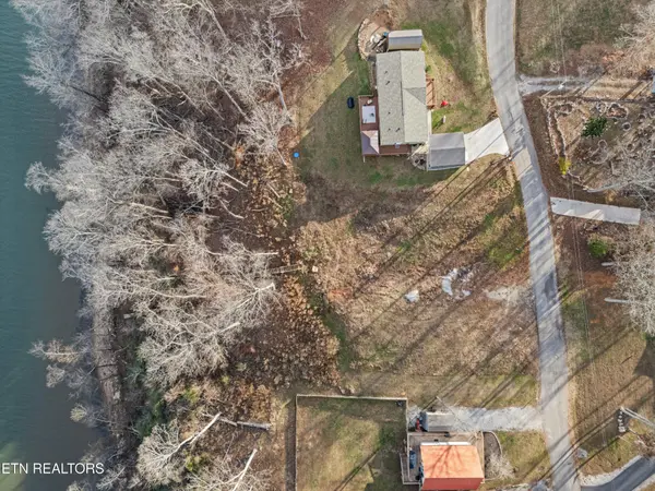 35 Lakeshore Vista Drive, Kingston, TN 37763