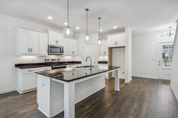 560 Oak Glen Dr, Smithville, TN 37166