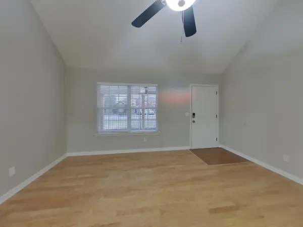 2108 Montgomery Ln, La Vergne, TN 37086