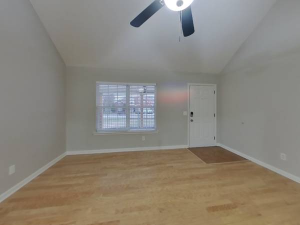 2108 Montgomery Ln, La Vergne, TN 37086
