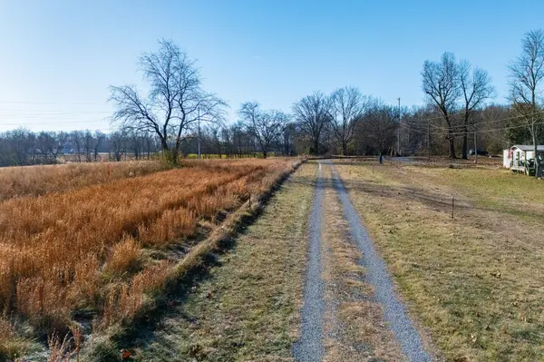 2854 Joe Dowlen Rd, Pleasant View, TN 37146