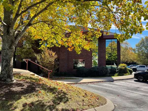 213 Overlook Cir, Brentwood, TN 37027
