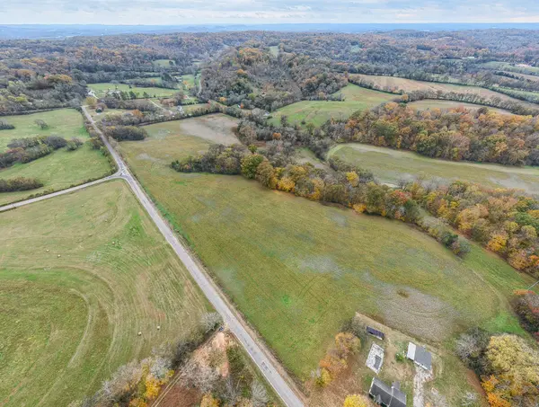 9 Craig Bridge Rd, Williamsport, TN 38487